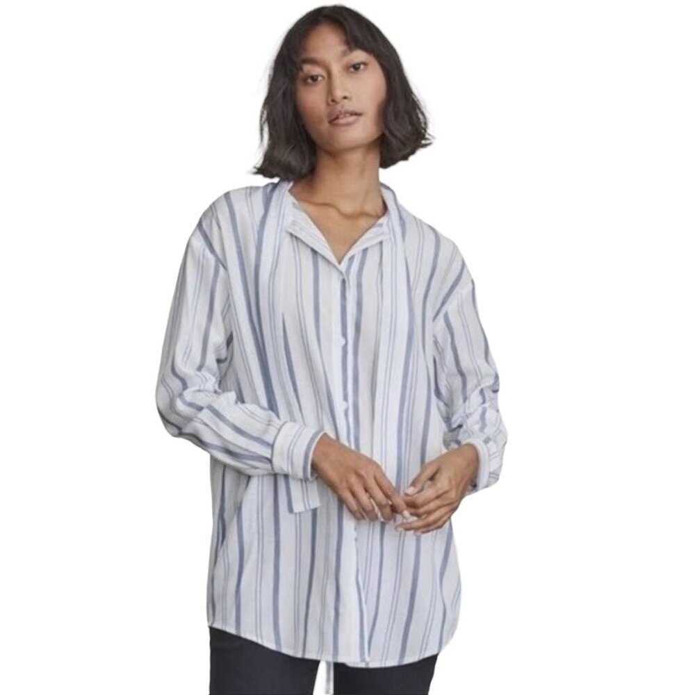 Elizabeth and James Women's Long Sleeve Pullover Tunic Blue Striped Size L